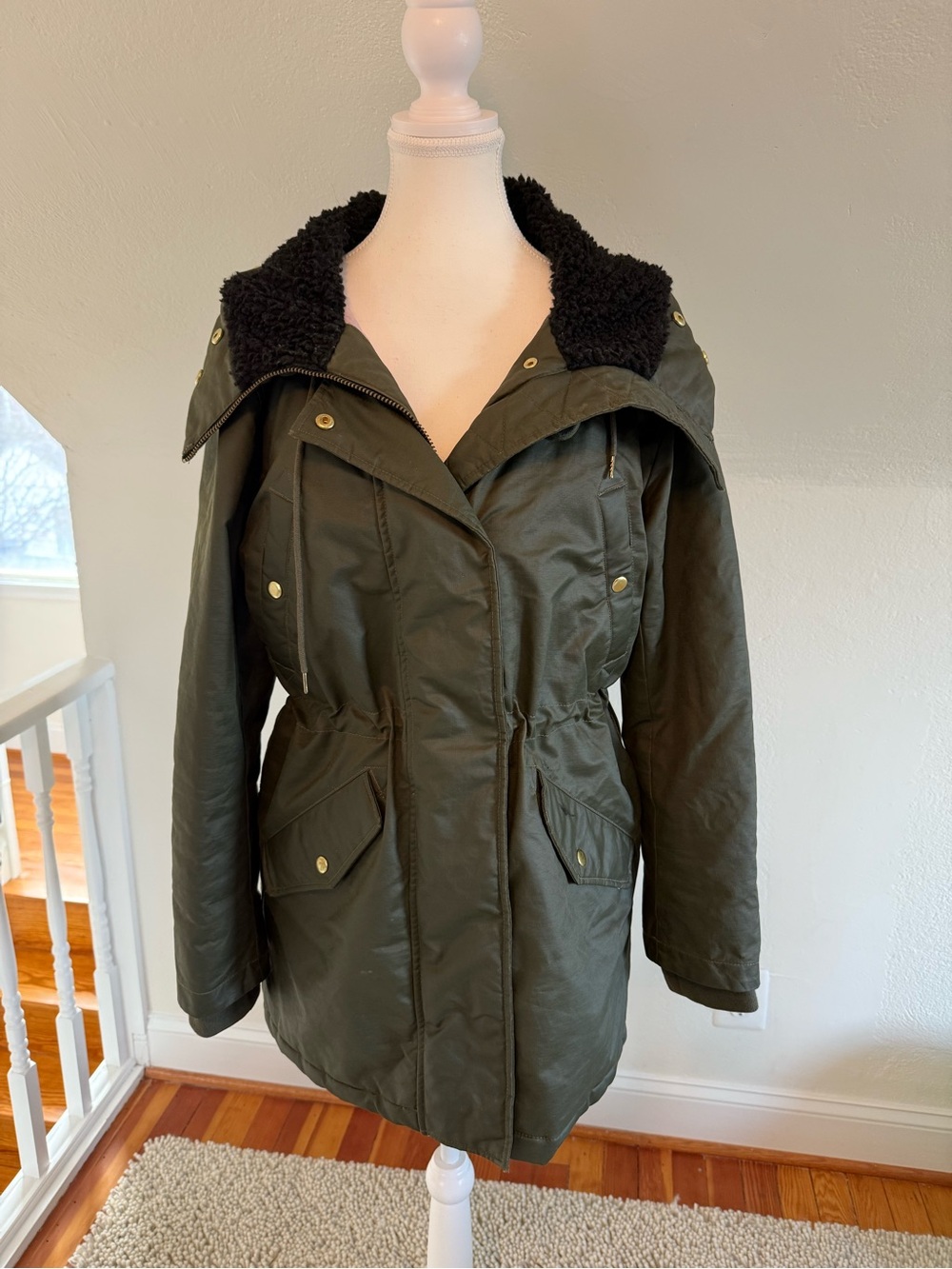 J. Crew Olive Green Perfect Winter Parka Size Medium - Picture 2 of 12